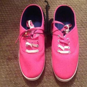 New Women’s pink shoes size 10